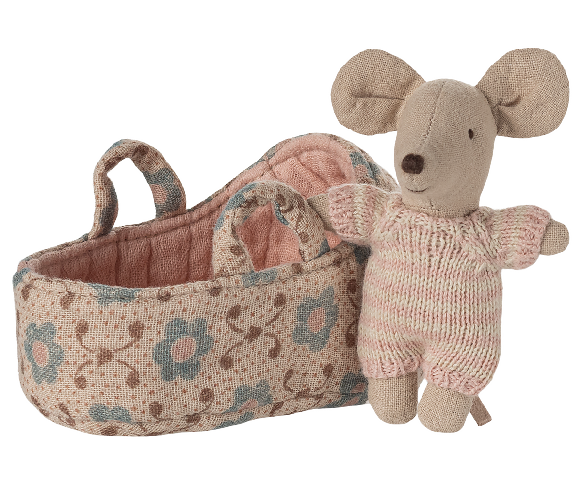Maileg Baby mouse in carry cot - Rose