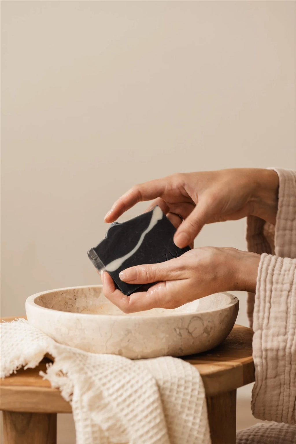 Azur BLACK BEAUTY face bar