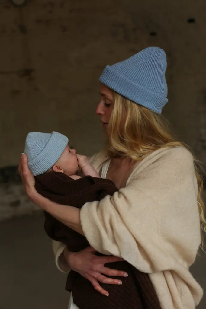 Hvid Beanie Fonzie NEWBORN Light Blue