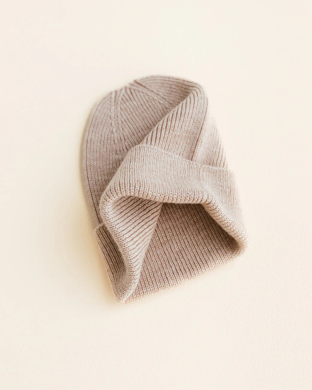 Hvid Beanie Fonzie NEWBORN Sand