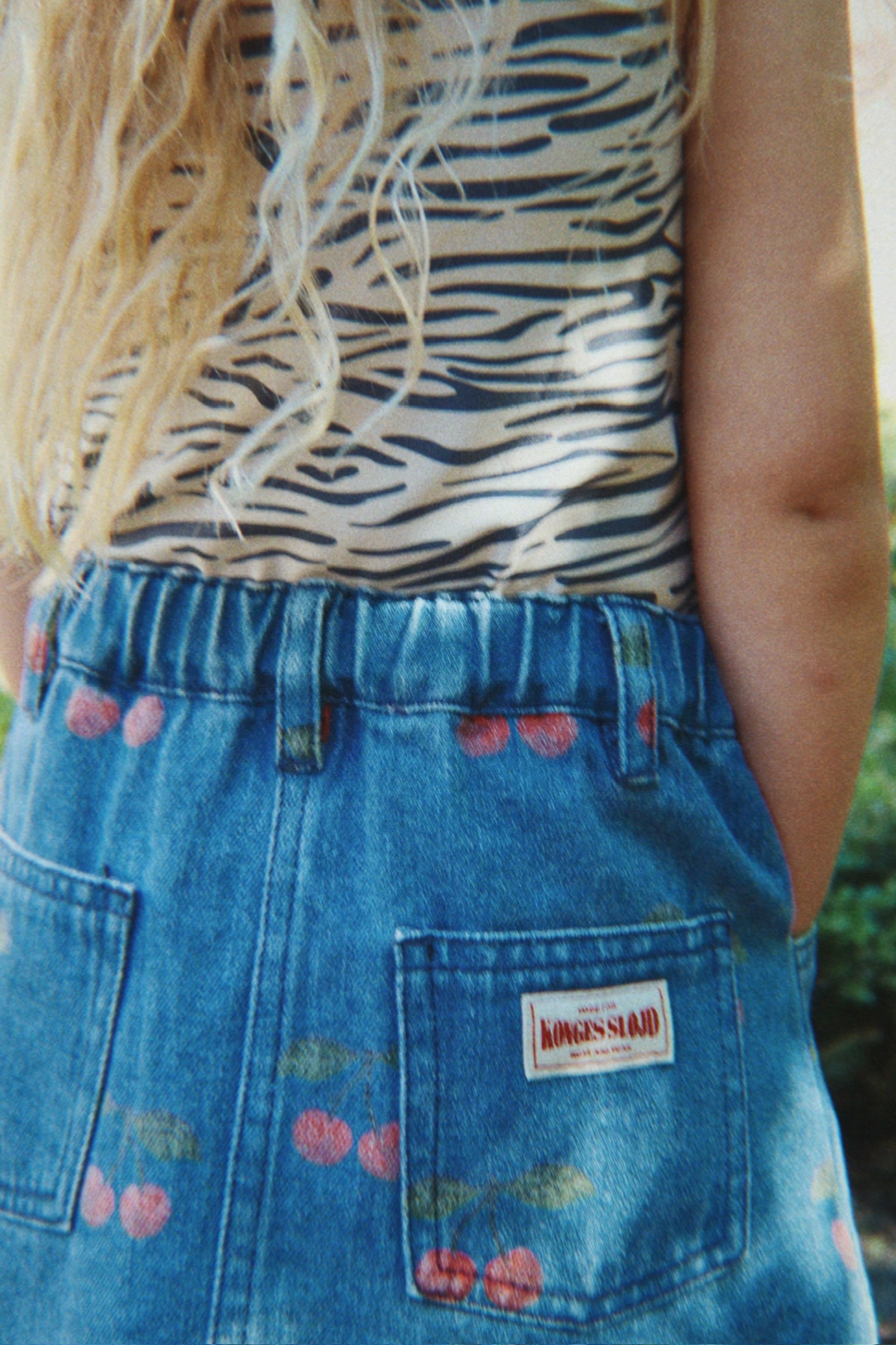 Konges Slojd MAGOT PRINTED SKIRT ma grande cerise denim