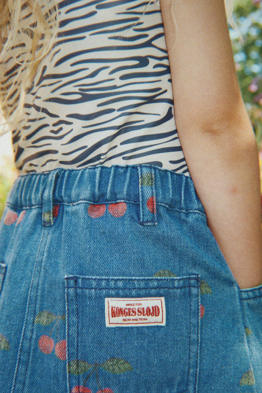 Konges Slojd MAGOT PRINTED SKIRT ma grande cerise denim